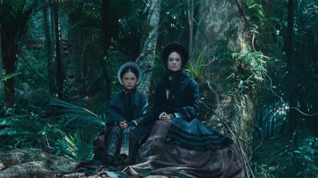 Escena de "El Piano" con Anna Paquin y Holly Hunter. Esta película ganó varios premios en el Festival de Cine de Cannes.