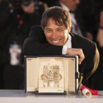 Resultados y recopilación de las películas ganadoras de la Palma de Oro y de otros galardones en el Festival Internacional de Cine de Cannes en 2025. En la imagen: Sean Baker, por su victoria con "Anora" en 2024.