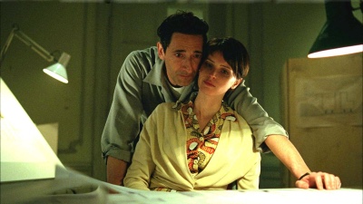 Escena inolvidable de la película The Brutalist con Felicity Jones y Adrien Brody.