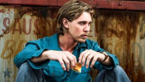 Crítica de la película "Caught Stealing" de Darren Aronofsky, con Austin Butler.